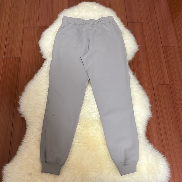 lululemon on the fly jogger size 2 - Picture 2 of 6